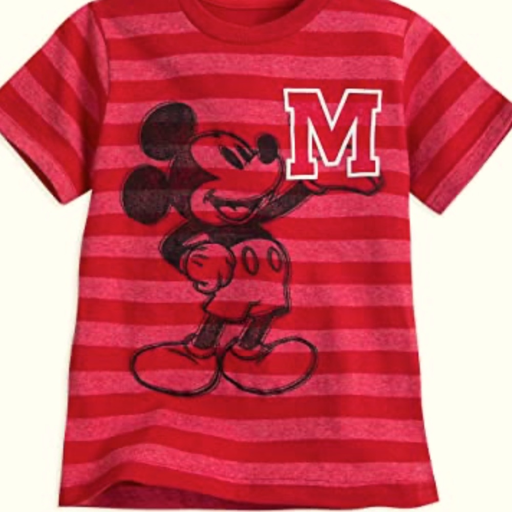 🆕 Mickey Mouse “M” T-Shirt❤️🏰🖤